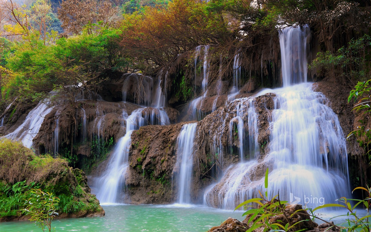 Beautiful waterfall streams-Bing theme wallpaper Preview