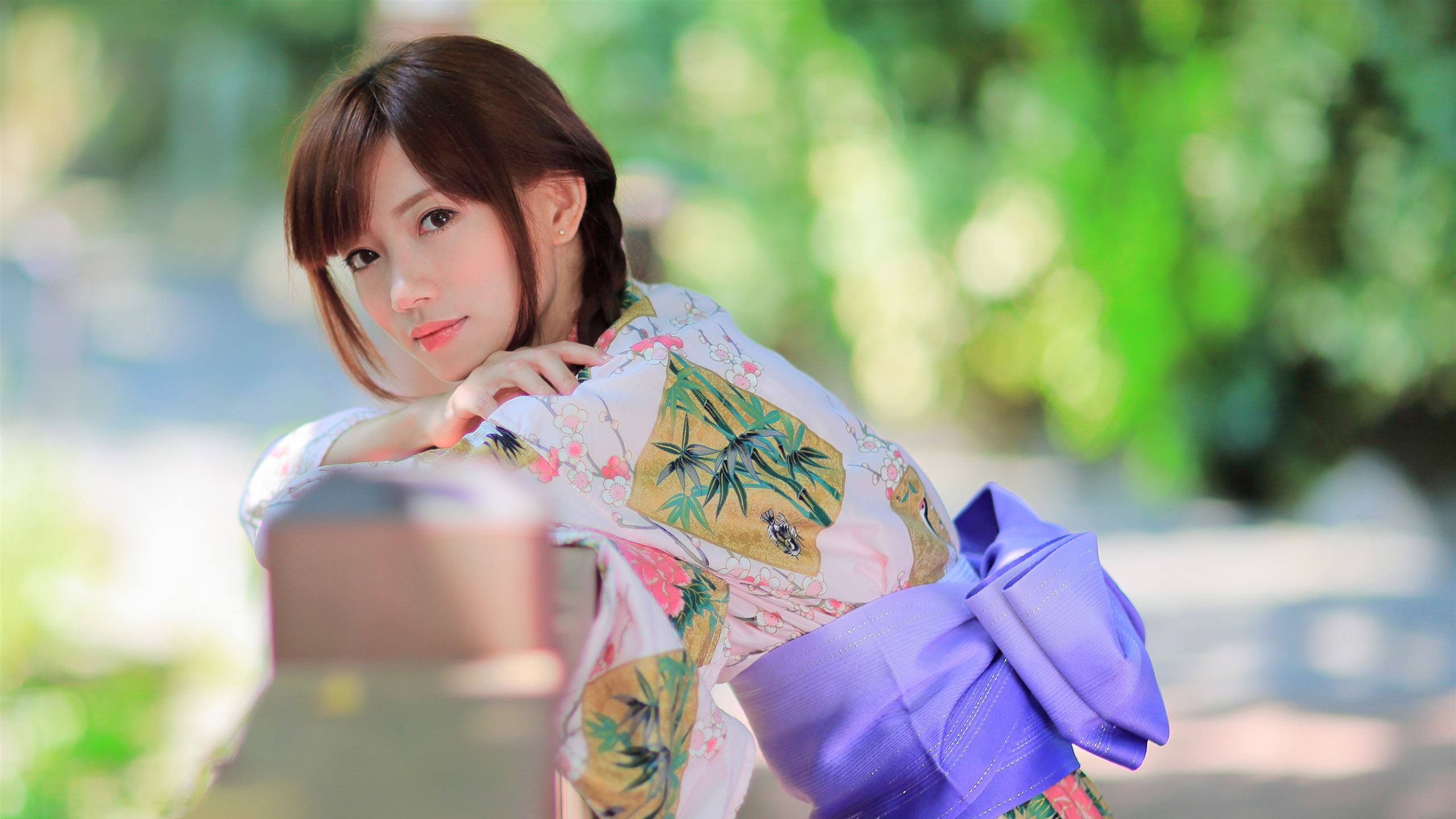 Summer Japan outdoor kimono beauty 4K Preview | 10wallpaper.com